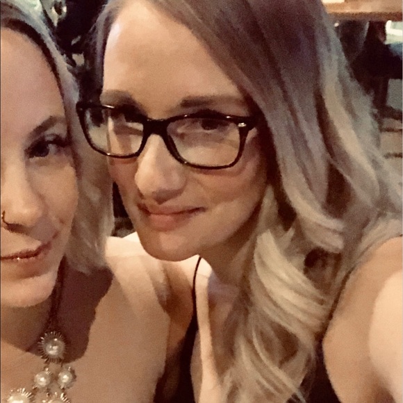 Meet your Posher, Andrea - Picture 1 of 1